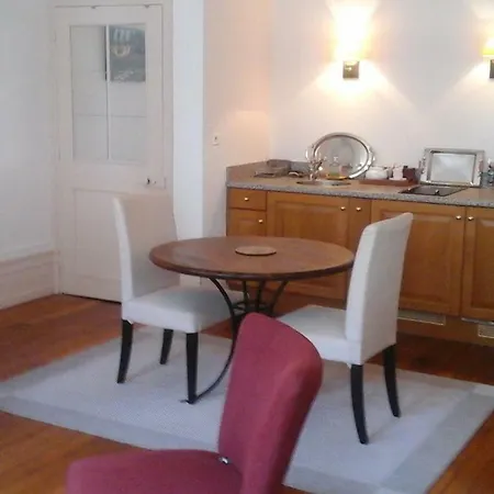 Beaune City Suite Apartment