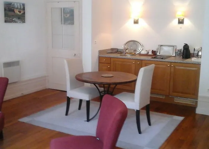 Beaune City Suite Apartment
