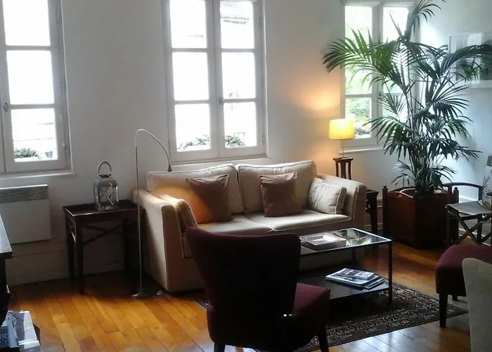 Beaune City Suite Apartment *